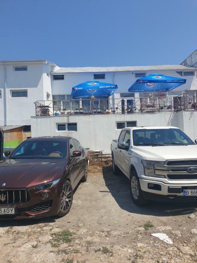 Vila Restaurant Angellys 图兹拉 外观 照片