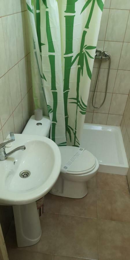 Vila Restaurant Angellys 图兹拉 外观 照片